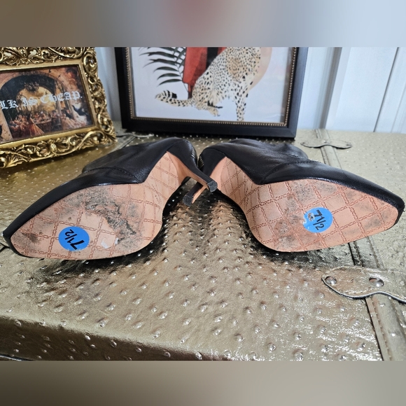 BLACK L.A.M.B. STILETTO BOOTIES 🖤💛 - Picture 10 of 13